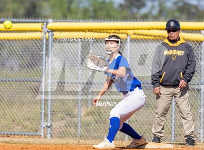 Thumbnail 2 in St. Pauls vs. Fairmont (Robeson County Slugfest) photogallery.
