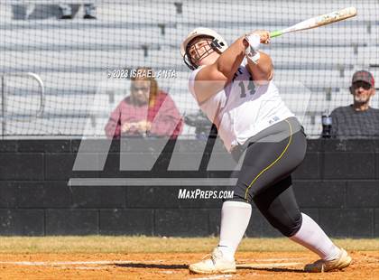 Thumbnail 1 in St. Pauls vs. Fairmont (Robeson County Slugfest) photogallery.