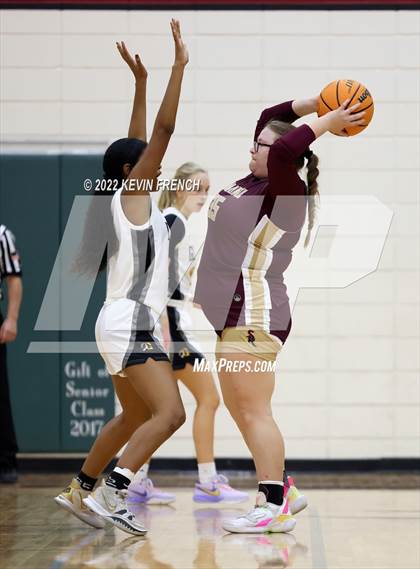 Thumbnail 2 in Shadow Ridge vs Gilbert (Mountain Ridge Invitational) photogallery.