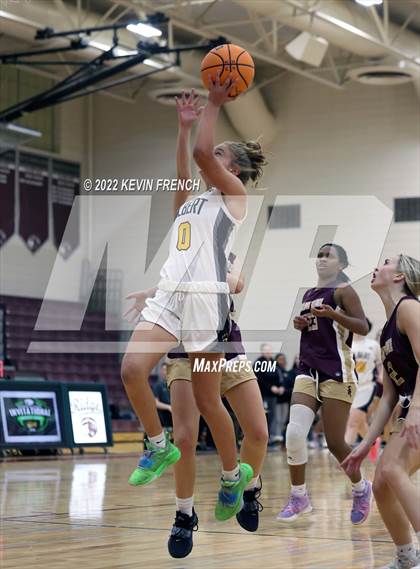 Thumbnail 1 in Shadow Ridge vs Gilbert (Mountain Ridge Invitational) photogallery.