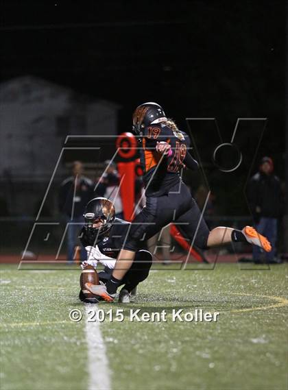 Thumbnail 3 in Chippewa Valley vs. Utica photogallery.