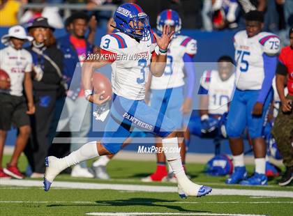 Thumbnail 1 in Carroll vs Duncanville (UIL 6A Quarterfinal Playoff) photogallery.