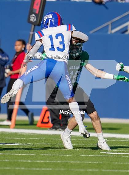Thumbnail 2 in Carroll vs Duncanville (UIL 6A Quarterfinal Playoff) photogallery.