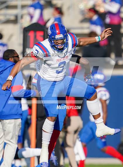 Thumbnail 2 in Carroll vs Duncanville (UIL 6A Quarterfinal Playoff) photogallery.
