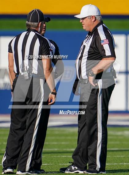 Thumbnail 2 in Carroll vs Duncanville (UIL 6A Quarterfinal Playoff) photogallery.