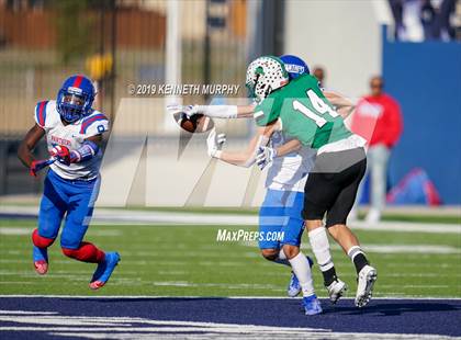 Thumbnail 1 in Carroll vs Duncanville (UIL 6A Quarterfinal Playoff) photogallery.