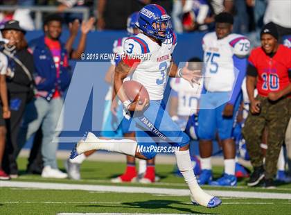 Thumbnail 2 in Carroll vs Duncanville (UIL 6A Quarterfinal Playoff) photogallery.