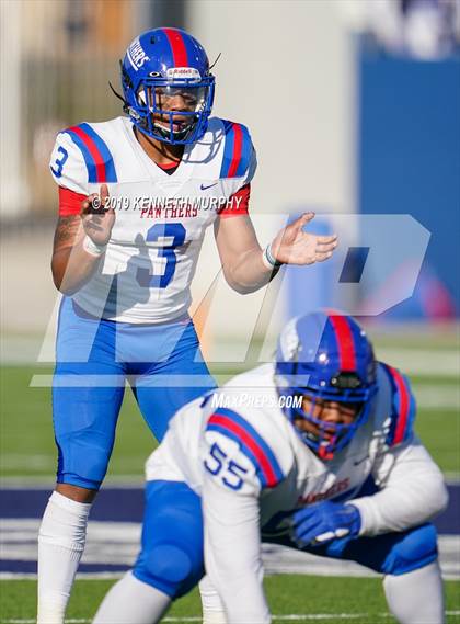 Thumbnail 3 in Carroll vs Duncanville (UIL 6A Quarterfinal Playoff) photogallery.