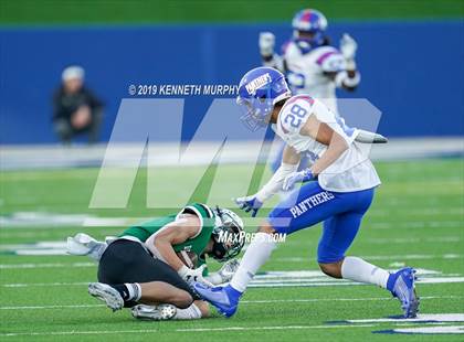 Thumbnail 1 in Carroll vs Duncanville (UIL 6A Quarterfinal Playoff) photogallery.