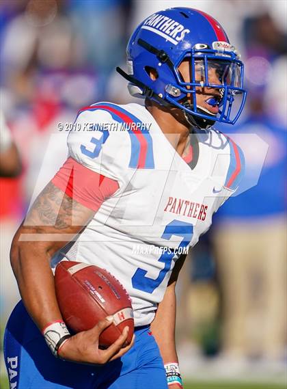 Thumbnail 1 in Carroll vs Duncanville (UIL 6A Quarterfinal Playoff) photogallery.