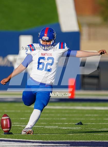 Thumbnail 3 in Carroll vs Duncanville (UIL 6A Quarterfinal Playoff) photogallery.