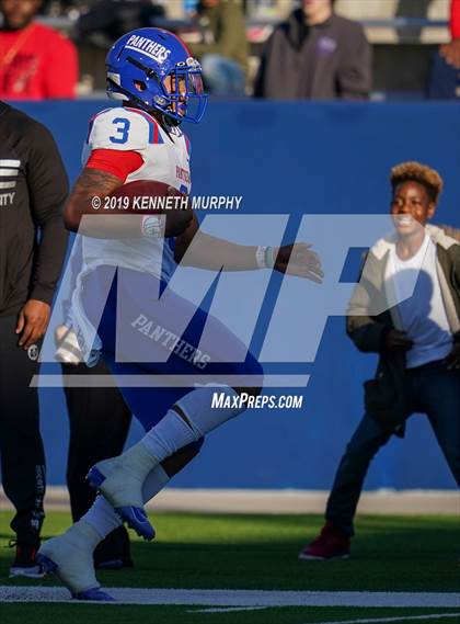 Thumbnail 1 in Carroll vs Duncanville (UIL 6A Quarterfinal Playoff) photogallery.