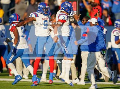 Thumbnail 2 in Carroll vs Duncanville (UIL 6A Quarterfinal Playoff) photogallery.