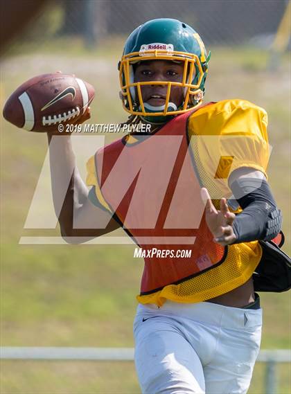 Thumbnail 3 in Hoke County @ Pine Forest (Scrimmage) photogallery.