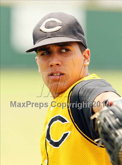Thumbnail 3 in Cleburne vs Rockwall Heath (Texas 4A Region ll Playoffs) photogallery.