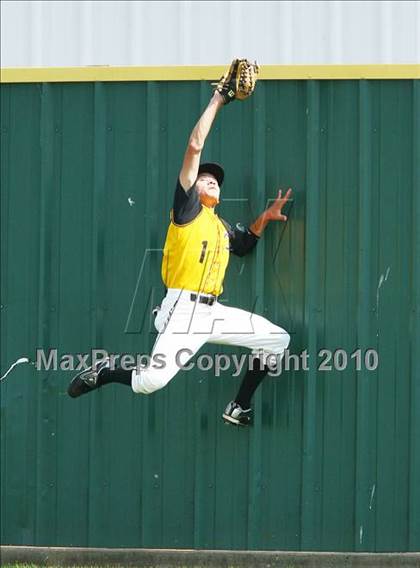 Thumbnail 1 in Cleburne vs Rockwall Heath (Texas 4A Region ll Playoffs) photogallery.
