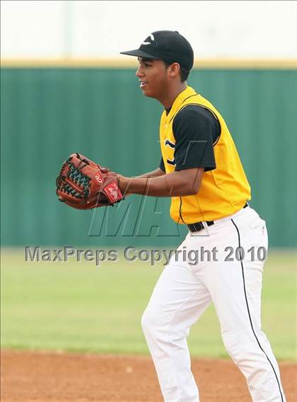 Thumbnail 2 in Cleburne vs Rockwall Heath (Texas 4A Region ll Playoffs) photogallery.