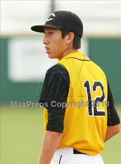 Thumbnail 3 in Cleburne vs Rockwall Heath (Texas 4A Region ll Playoffs) photogallery.