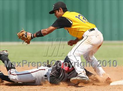 Thumbnail 3 in Cleburne vs Rockwall Heath (Texas 4A Region ll Playoffs) photogallery.