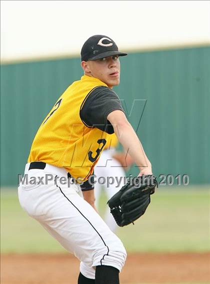 Thumbnail 1 in Cleburne vs Rockwall Heath (Texas 4A Region ll Playoffs) photogallery.