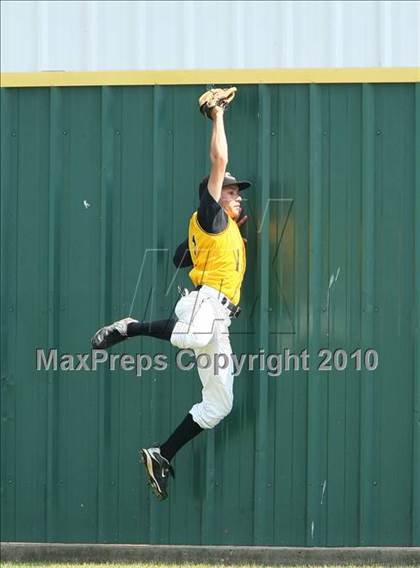 Thumbnail 3 in Cleburne vs Rockwall Heath (Texas 4A Region ll Playoffs) photogallery.