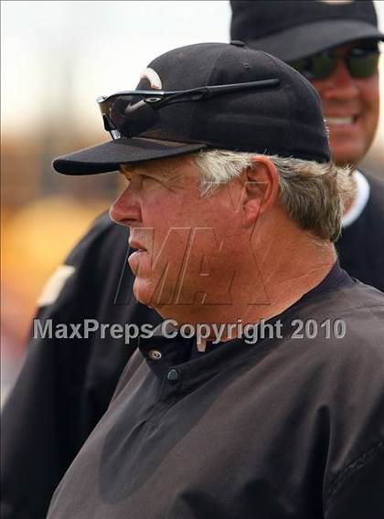 Thumbnail 2 in Cleburne vs Rockwall Heath (Texas 4A Region ll Playoffs) photogallery.