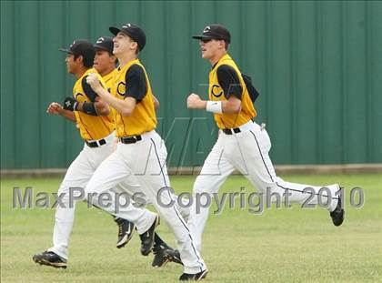 Thumbnail 3 in Cleburne vs Rockwall Heath (Texas 4A Region ll Playoffs) photogallery.