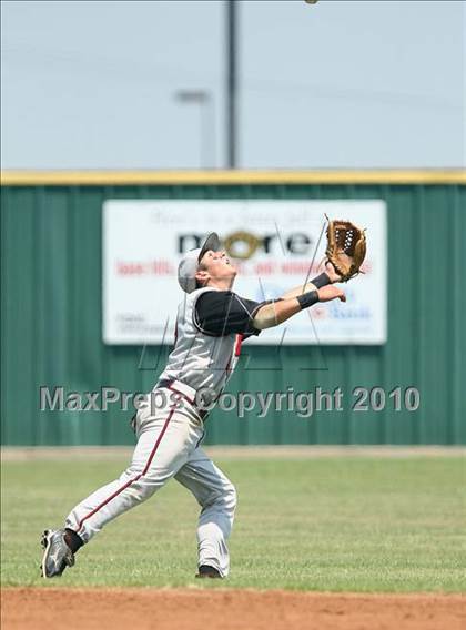 Thumbnail 2 in Cleburne vs Rockwall Heath (Texas 4A Region ll Playoffs) photogallery.