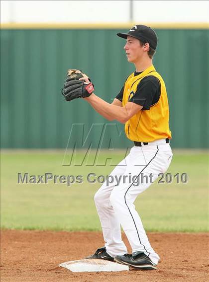 Thumbnail 1 in Cleburne vs Rockwall Heath (Texas 4A Region ll Playoffs) photogallery.