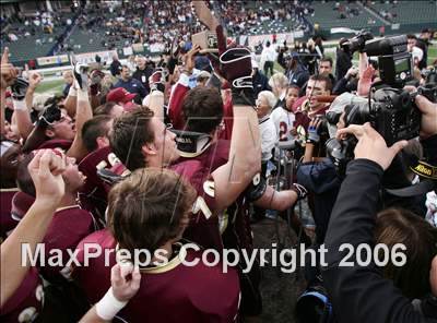 Thumbnail 2 in Cardinal Newman vs Oaks Christian (D3 State Final) photogallery.