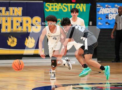 Thumbnail 2 in Wilson vs Franklin photogallery.
