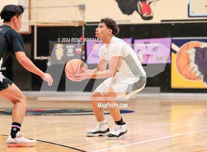 Thumbnail 2 in Wilson vs Franklin photogallery.