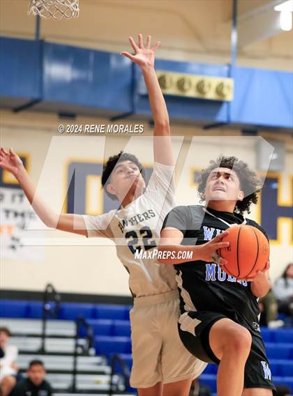 Thumbnail 3 in Wilson vs Franklin photogallery.