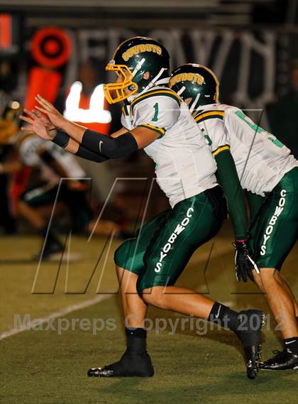 Thumbnail 3 in Canyon @ Saugus photogallery.