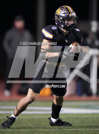 Thumbnail 2 in Liberty Hill vs. Flour Bluff (UIL 5A Division II Region 4 Semifinal) photogallery.