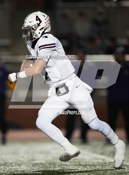 Thumbnail 3 in Liberty Hill vs. Flour Bluff (UIL 5A Division II Region 4 Semifinal) photogallery.