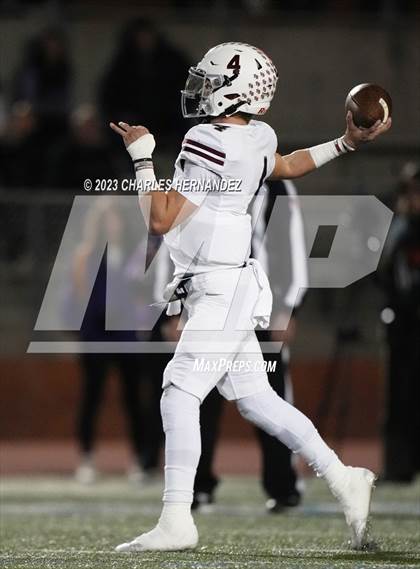 Thumbnail 2 in Liberty Hill vs. Flour Bluff (UIL 5A Division II Region 4 Semifinal) photogallery.