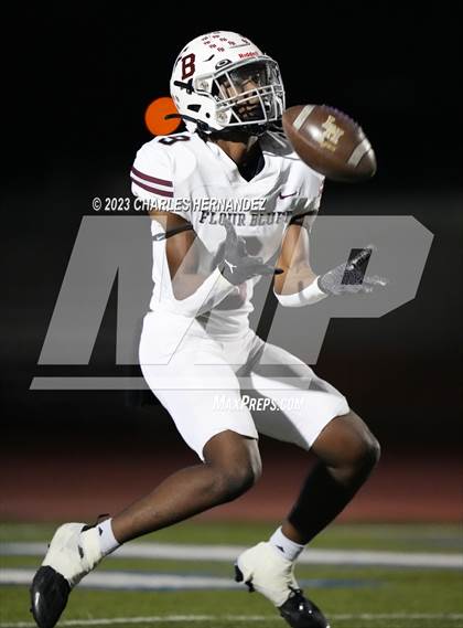 Thumbnail 3 in Liberty Hill vs. Flour Bluff (UIL 5A Division II Region 4 Semifinal) photogallery.