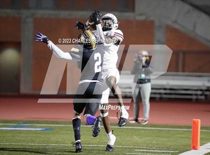 Thumbnail 1 in Liberty Hill vs. Flour Bluff (UIL 5A Division II Region 4 Semifinal) photogallery.