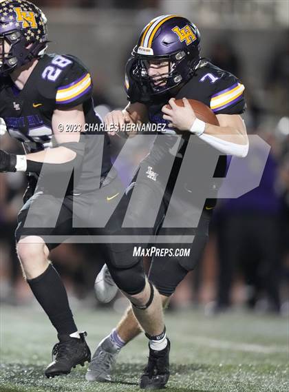 Thumbnail 2 in Liberty Hill vs. Flour Bluff (UIL 5A Division II Region 4 Semifinal) photogallery.