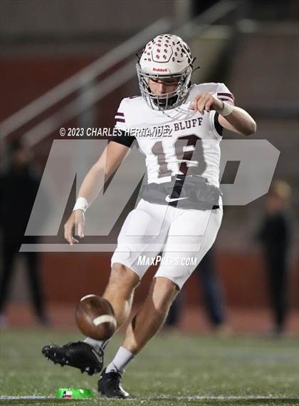Thumbnail 3 in Liberty Hill vs. Flour Bluff (UIL 5A Division II Region 4 Semifinal) photogallery.