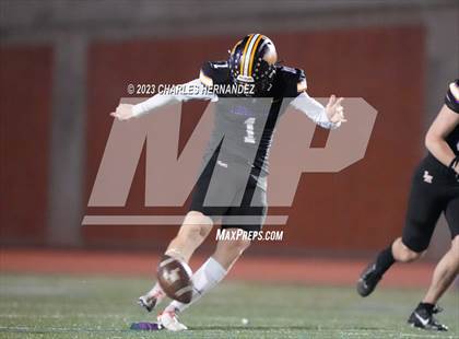 Thumbnail 2 in Liberty Hill vs. Flour Bluff (UIL 5A Division II Region 4 Semifinal) photogallery.