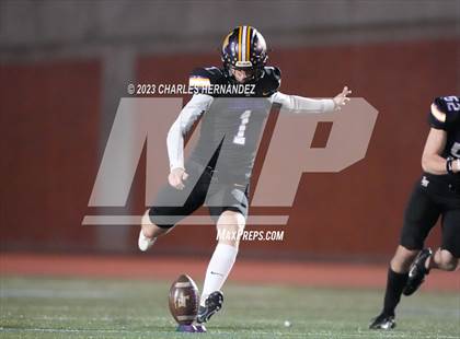 Thumbnail 2 in Liberty Hill vs. Flour Bluff (UIL 5A Division II Region 4 Semifinal) photogallery.