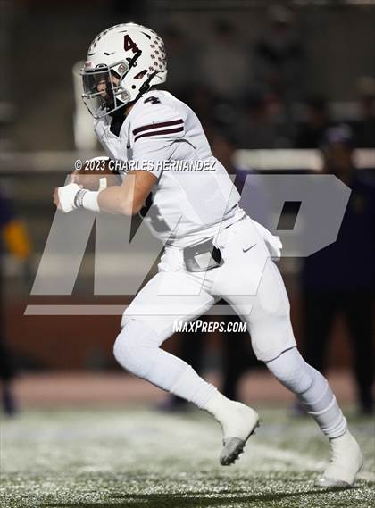 Thumbnail 2 in Liberty Hill vs. Flour Bluff (UIL 5A Division II Region 4 Semifinal) photogallery.