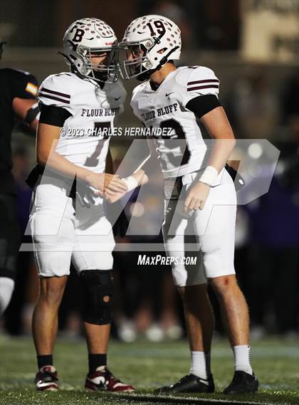 Thumbnail 3 in Liberty Hill vs. Flour Bluff (UIL 5A Division II Region 4 Semifinal) photogallery.