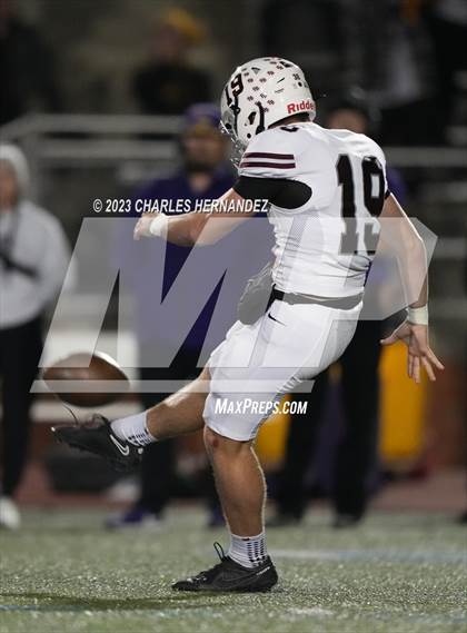 Thumbnail 3 in Liberty Hill vs. Flour Bluff (UIL 5A Division II Region 4 Semifinal) photogallery.