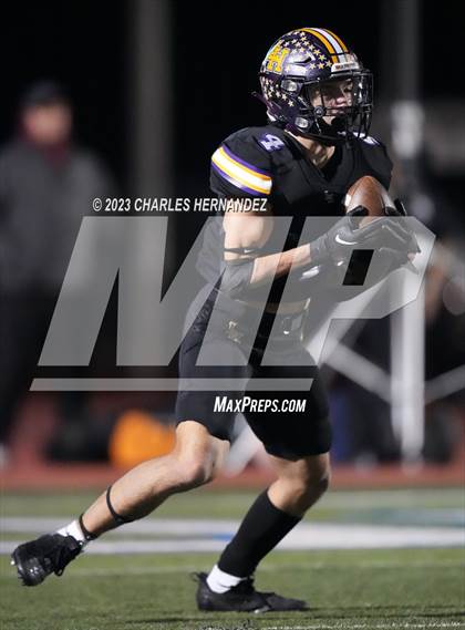 Thumbnail 1 in Liberty Hill vs. Flour Bluff (UIL 5A Division II Region 4 Semifinal) photogallery.