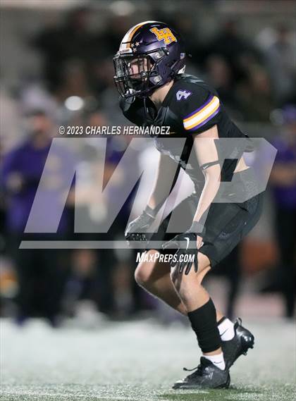 Thumbnail 2 in Liberty Hill vs. Flour Bluff (UIL 5A Division II Region 4 Semifinal) photogallery.