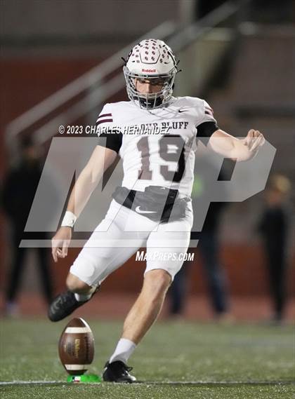 Thumbnail 1 in Liberty Hill vs. Flour Bluff (UIL 5A Division II Region 4 Semifinal) photogallery.