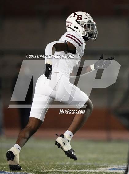 Thumbnail 1 in Liberty Hill vs. Flour Bluff (UIL 5A Division II Region 4 Semifinal) photogallery.